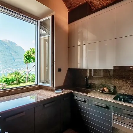Altido Fabulous Studio, Como View & Shared Garden Apartment Riva (Sondrio)