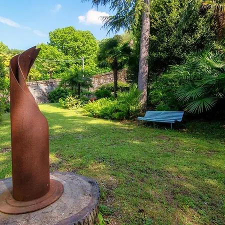 Altido Fabulous Studio, Como View & Shared Garden Apartment Riva (Sondrio)