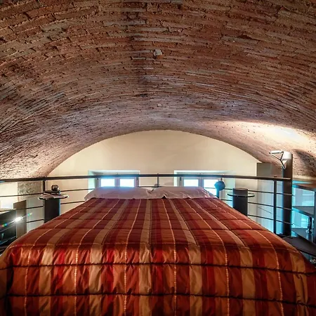 Altido Fabulous Studio, Como View & Shared Garden Riva (Sondrio)