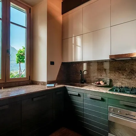 شقة Altido Fabulous Studio, Como View & Shared Garden