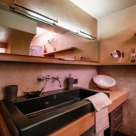 شقة Altido Fabulous Studio, Como View & Shared Garden