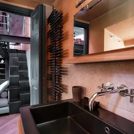 Altido Fabulous Studio, Como View & Shared Garden Riva (Sondrio)