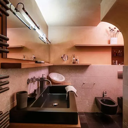 شقة Altido Fabulous Studio, Como View & Shared Garden Riva (Sondrio)